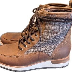 Merrell Women's Tan and Brown Lace-Up Boots
